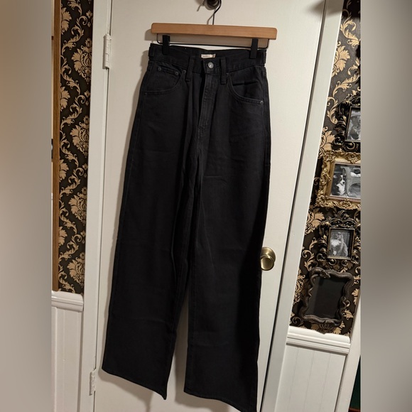 Levi's Denim - Levi’s Women's Black Cinch Baggy Jeans